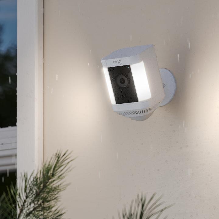 Image du produit Ring Spotlight Cam Plus (1920 x 1080 Pixels)