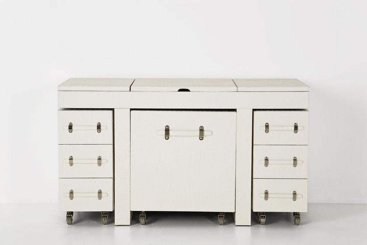 Actual product image Kare Design Diva Croco White (138 x 51 x 80 cm)