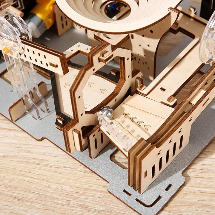 Produktbild The Toy Company 3D Holz Kugelbahn, Murmelbahn Puzzle aus Holz, batteriebetrieben