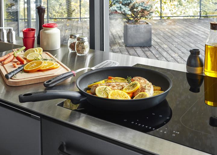 Produktbild Tefal Titanium Fusion (28 cm, Bratpfanne)