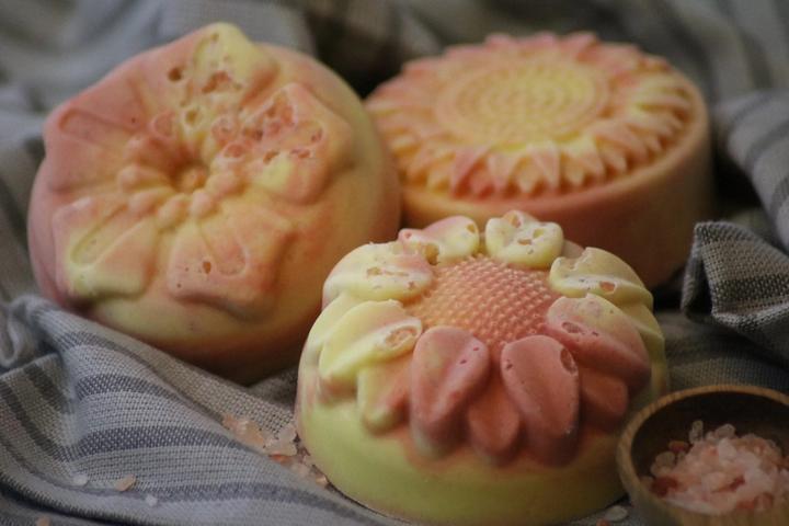 Actual product image Vivi Soaps Himalayan salt soap (Hard soap)