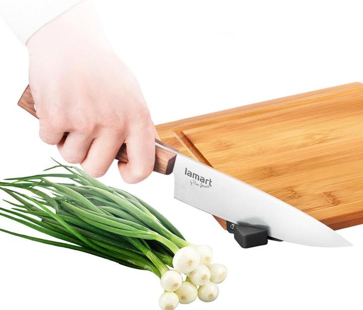 Actual product image Lamart cutting board 32×22×1.2 cm with sharpener