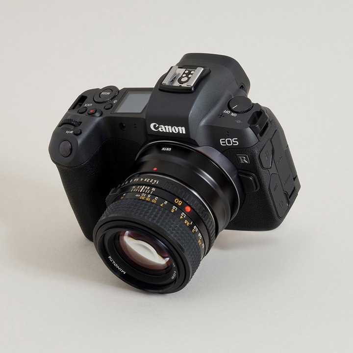 Actual product image Urth Lens Mount Adapter: Compatible with Minolta Rokkor (SR / MD / MC) Lens to Canon RF Camera Body