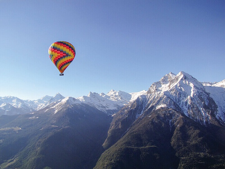 Produktbild Smartbox 1 Heissluftballonfahrt über die Aostataler Alpen im Morgengrauen für 2 (2 Pers.)