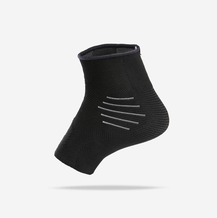 Actual product image Decathlon Right or left level 1 ankle support (3)