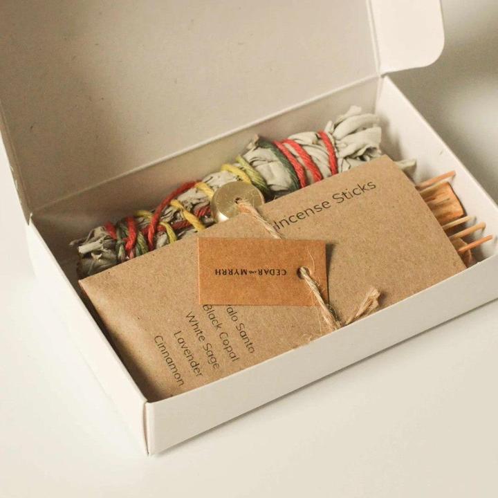 Actual product image Cedar and Myrrh Räucher Set Burning Ritual Kit