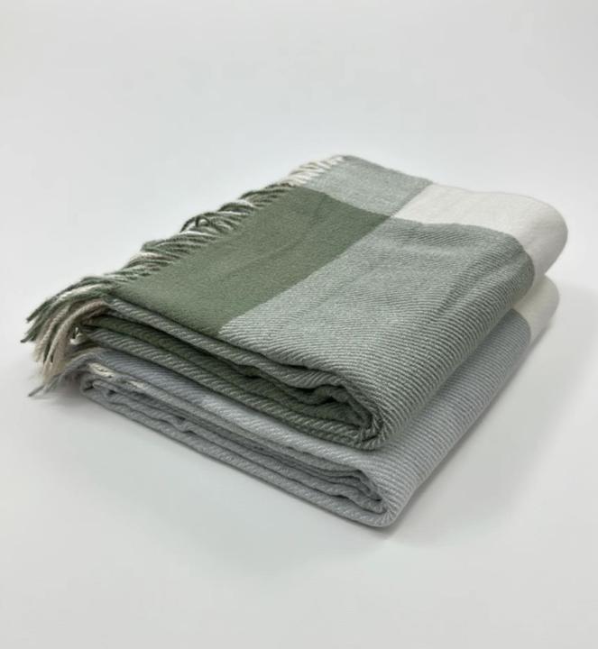 Actual product image Domoletti Plaid TENDER, white/grey, 130 cm x 160 cm (160 x 130 cm)