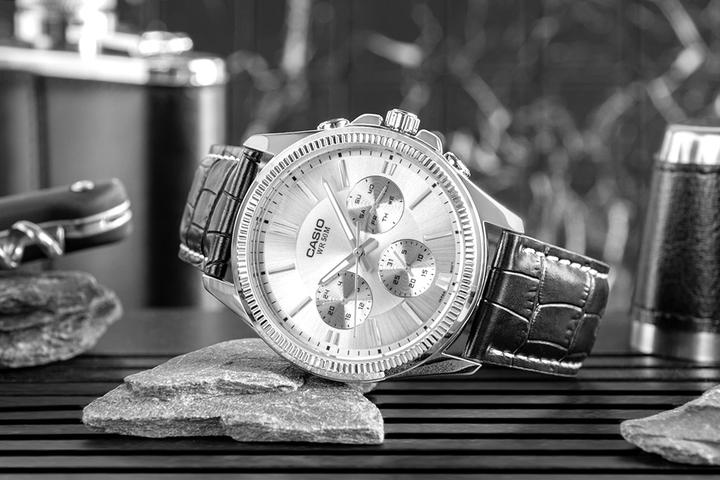 Produktbild Casio Collection (42 mm)