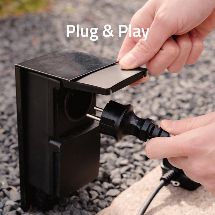 Actual product image Hombli Outdoor Smart Spot Light - Single (300 lm, IP65)