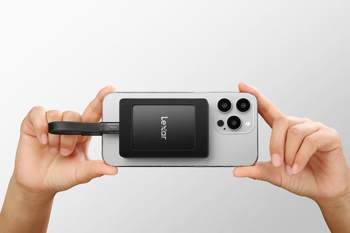 Actual product image Lexar SL500 with MagSafe Sleeve (4 TB)