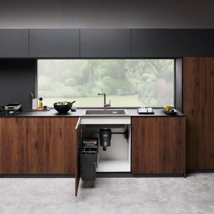 Produktbild Blanco Küchenabfallentsorger mit 1200 ml Fassungsvermögen und 0,75 PS für effiziente Abfallbeseitigung (1.20 l)