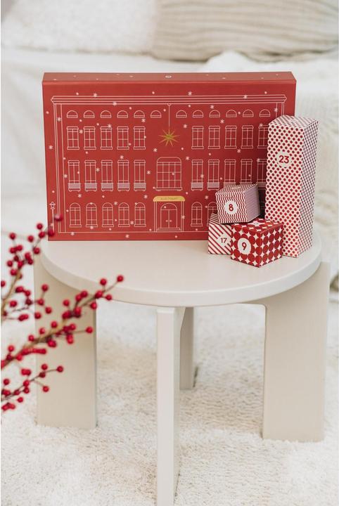 Actual product image Ava & May Scented candles and diffusers