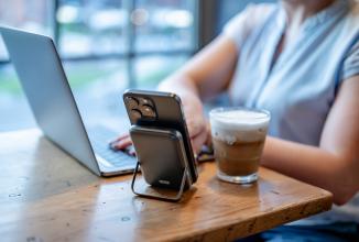 Actual product image Newell Powerbank MS-10000 MagSafe 10000 mAh PD 20 W - grey (10000 mAh, 20 W, 37 Wh)