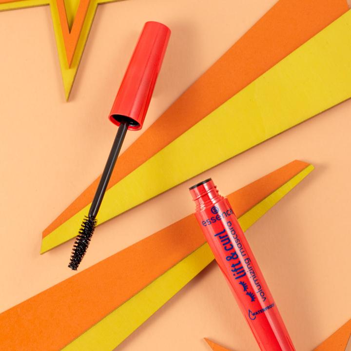 Actual product image essence Lift and curl volumizing mascara Black (Black)