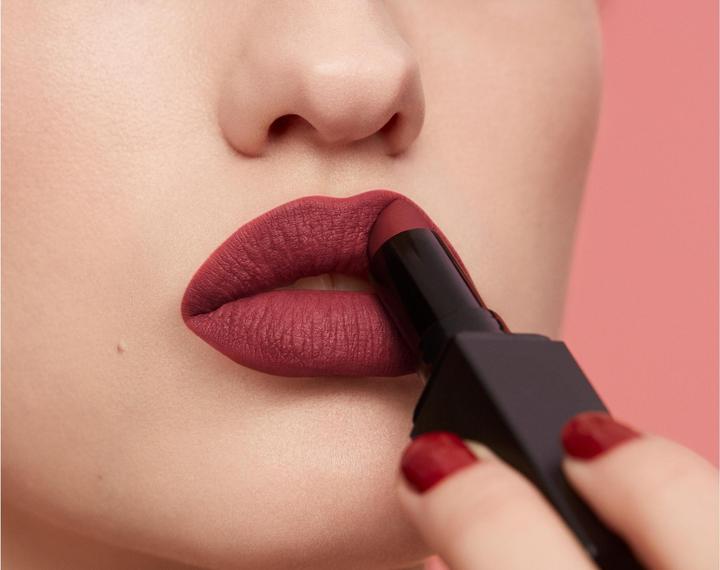 Immagine prodotto Revlon Inchiostro scamosciato Colorstay n. 019 (018 Nella zona)