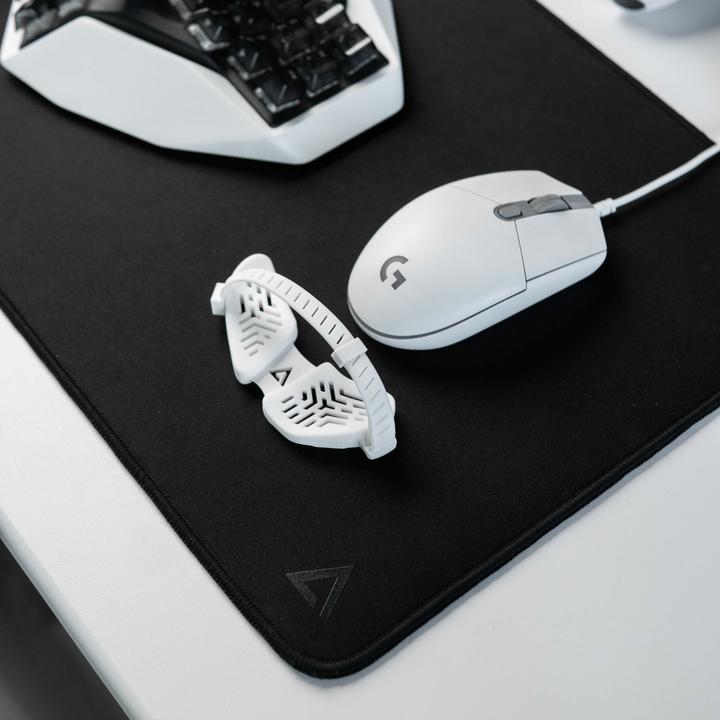 Actual product image Deltahub Gaming Desk Mat Black - S -hiirimatto (S)