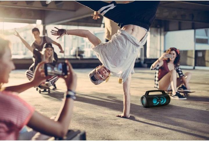 Produktbild Lamax PartyGo1 Play LXPSMPGO1PLBA (4 h, Akkubetrieb)