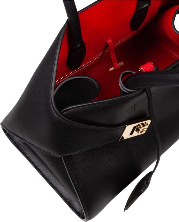 Immagine prodotto Salvatore Ferragamo Ferragamo hug th m handbag in black leather