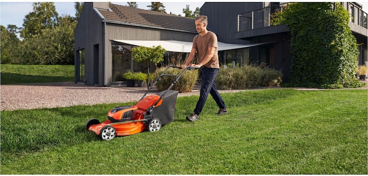 Produktbild Husqvarna LC 142iS (Akkubetrieb)