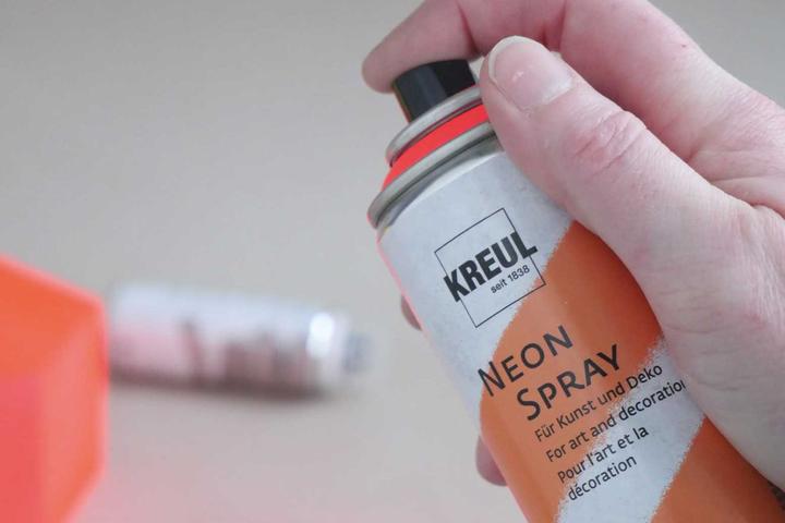 Produktbild Magni 76371 - Farbspray, neongelb 200 ml, fluoreszierende Sprühfarbe auf Wasserbasis, intensive Leuc (Neon Yellow, 200 ml)