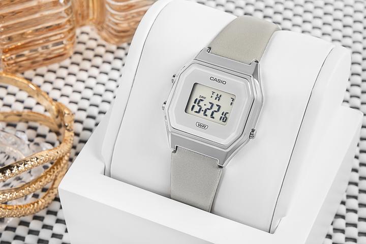Actual product image Casio Retro Vintage - LA680WEL-8EF (Digital watch, 28 mm)