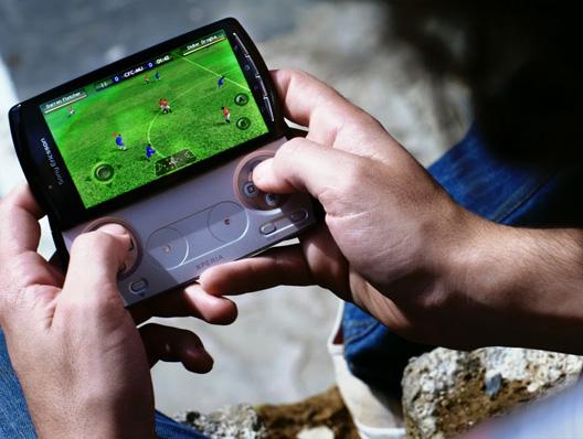 Produktbild Sony Ericsson Xperia PLAY - Schwarz (400 GB, 4", 3G)