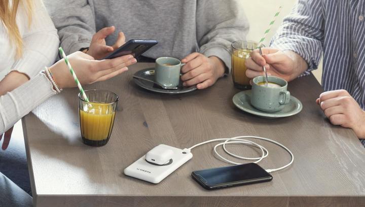 Actual product image Varta Wireless Power Bank (10000 mAh, 18 W, 18 Wh)