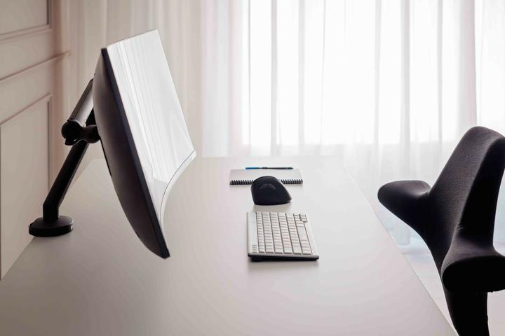 Actual product image Bakker Elkhuizen BNEBFSB BAKKER BE Flexible monitor arm (Table, 35", 10 kg)