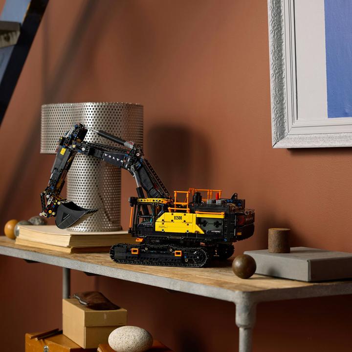 Actual product image LEGO Volvo EC500 Hybrid Bagger (42215, LEGO Technic)