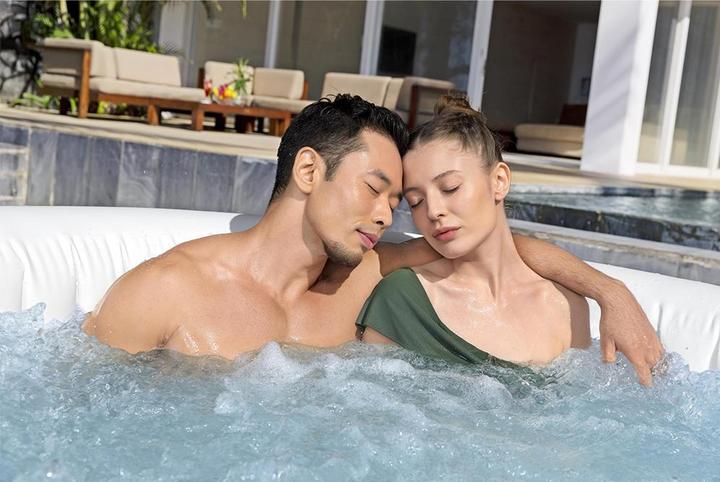 Produktbild Bestway LAY-Z-SPA Miami energieeffizienter aufbl asbarer Whirlpool mit AirJet 180 x 66 cm (4 Personen)