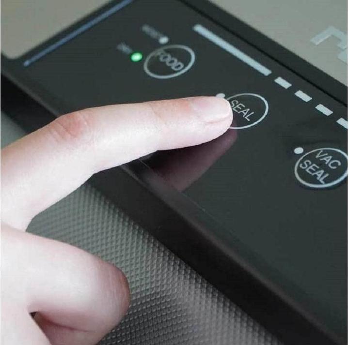 Actual product image Rotel Vacuum unit