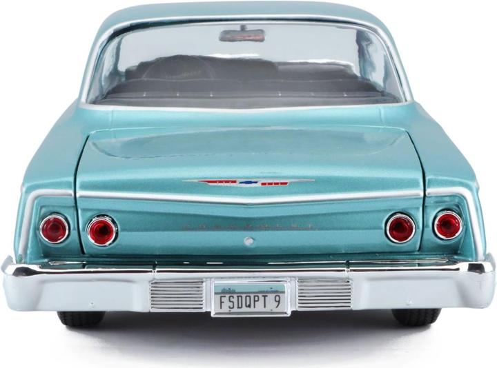 Produktbild Maisto Chevrolet Bel Air 1962 blau 1/18