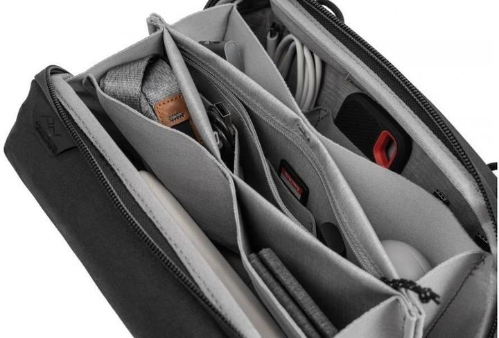 Actual product image Peak Design Tech Pouch (Camera accessory bag, 2 l)