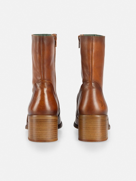 Produktbild Felmini MIRA D948: Schlichte, aber elegante Stiefel mit niedrigem Absatz aus cognacfarbenem Leder, mit einem (40)