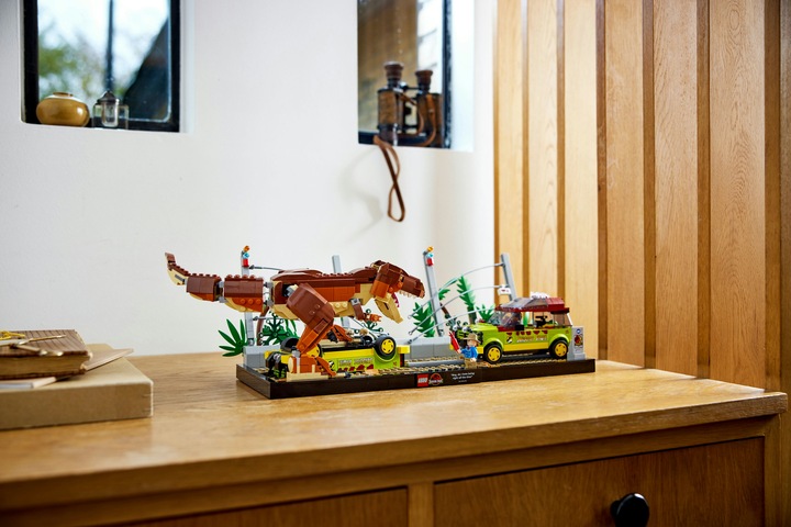 Immagine prodotto LEGO L'epidemia del T. Rex (76956, Set LEGO rari)