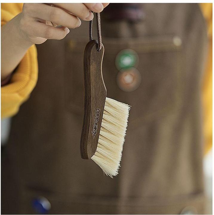 Actual product image MHW 3Bomber Knife shaped brush