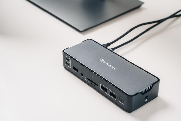 Actual product image Verbatim Pro CDS-15 (USB-C, 15 ports)