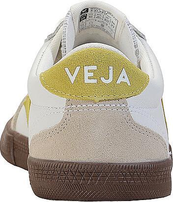 Actual product image Veja Volley (40)
