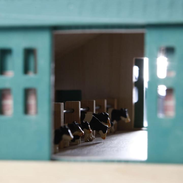 Produktbild Kids Globe Farming Pedestrian Stable Wood Klein 1:88