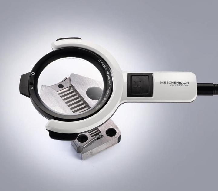 Produktbild Eschenbach LED-Lupenleuchte varioLED flex (6000 lm)