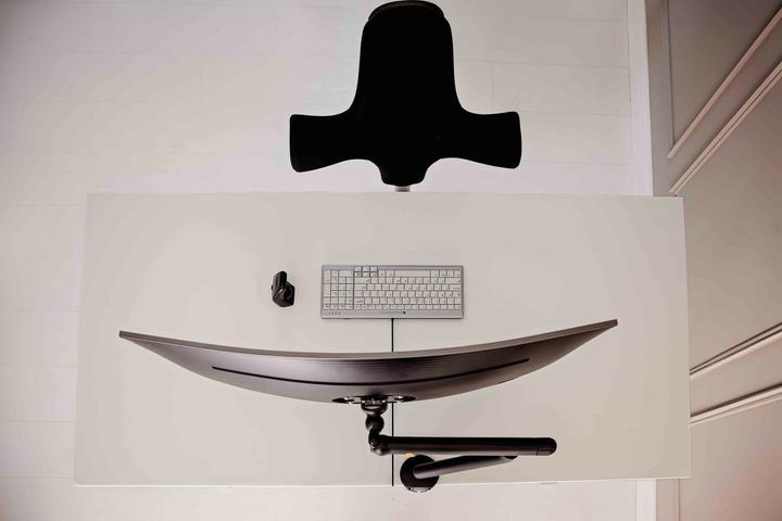 Actual product image Bakker Elkhuizen BNEBFSB BAKKER BE Flexible monitor arm (Table, 35", 10 kg)