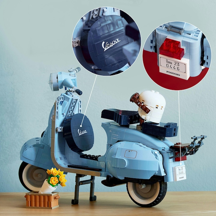 Actual product image LEGO Vespa 125 (10298, LEGO Icons, LEGO Rare Sets)