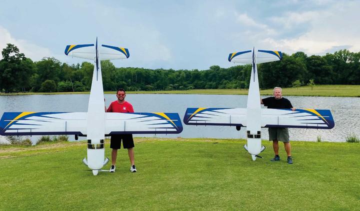 Produktbild Extremeflight-RC TURBO BUSH MASTER 120" V2 blau/weiss/gelb