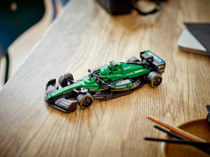 Produktbild LEGO Aston Martin Aramco F1 AMR24 Rennauto (77245, LEGO Speed Champions)