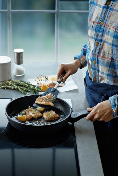 Actual product image WMF PermaDur Premium (28 cm, Frying pan, Cast aluminium)
