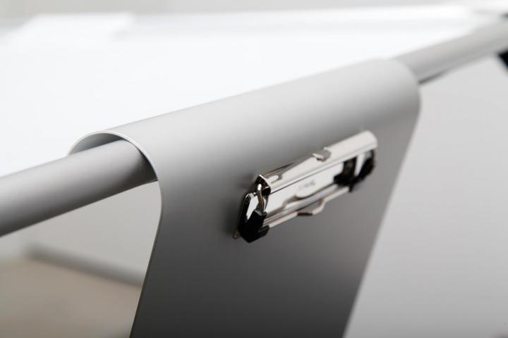 Image du produit Maul Porte-blocs MAULmedic format A4, largeur de serrage 8 mm, aluminium, également à suspendre (21 x 29,5 cm)