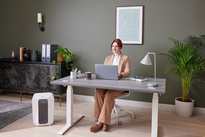 Produktbild Fellowes Aktenvernichter LX70 weiss (Partikelschnitt)