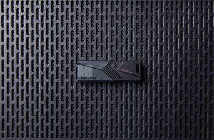 Actual product image Kingston DataTraveler Exodia Onyx (64 GB, USB-A)