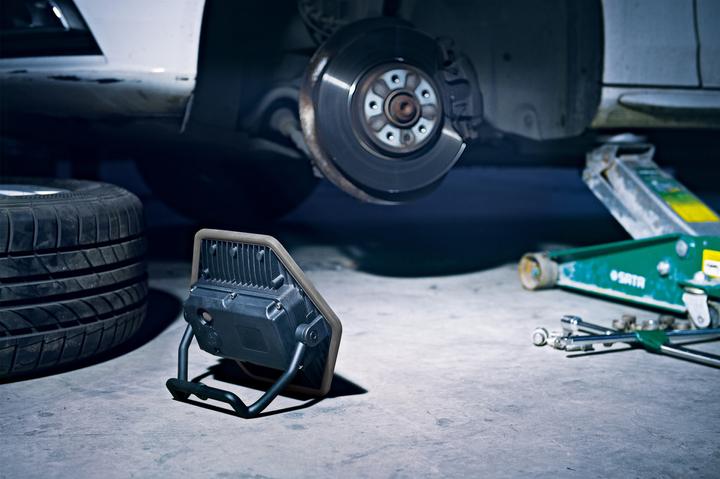 Actual product image Suprabeam Robust - versatile work light W4r (4400 lm)