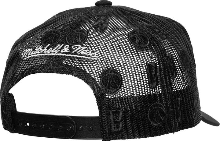 Produktbild Mitchell & Ness Mesh Trucker Cap MONOGRAM Milwaukee Bucks (One Size)